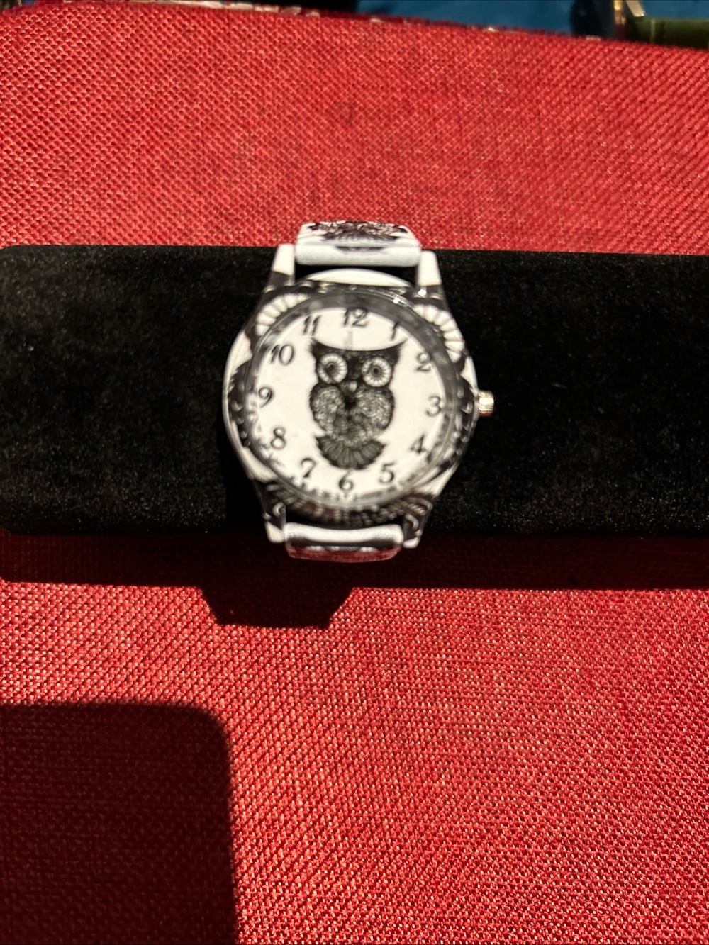 White Owl Dial Fashion Watch - White
